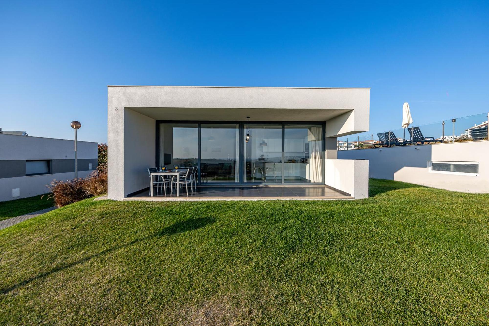 Carina Villas * Lourinha (Lisbon)